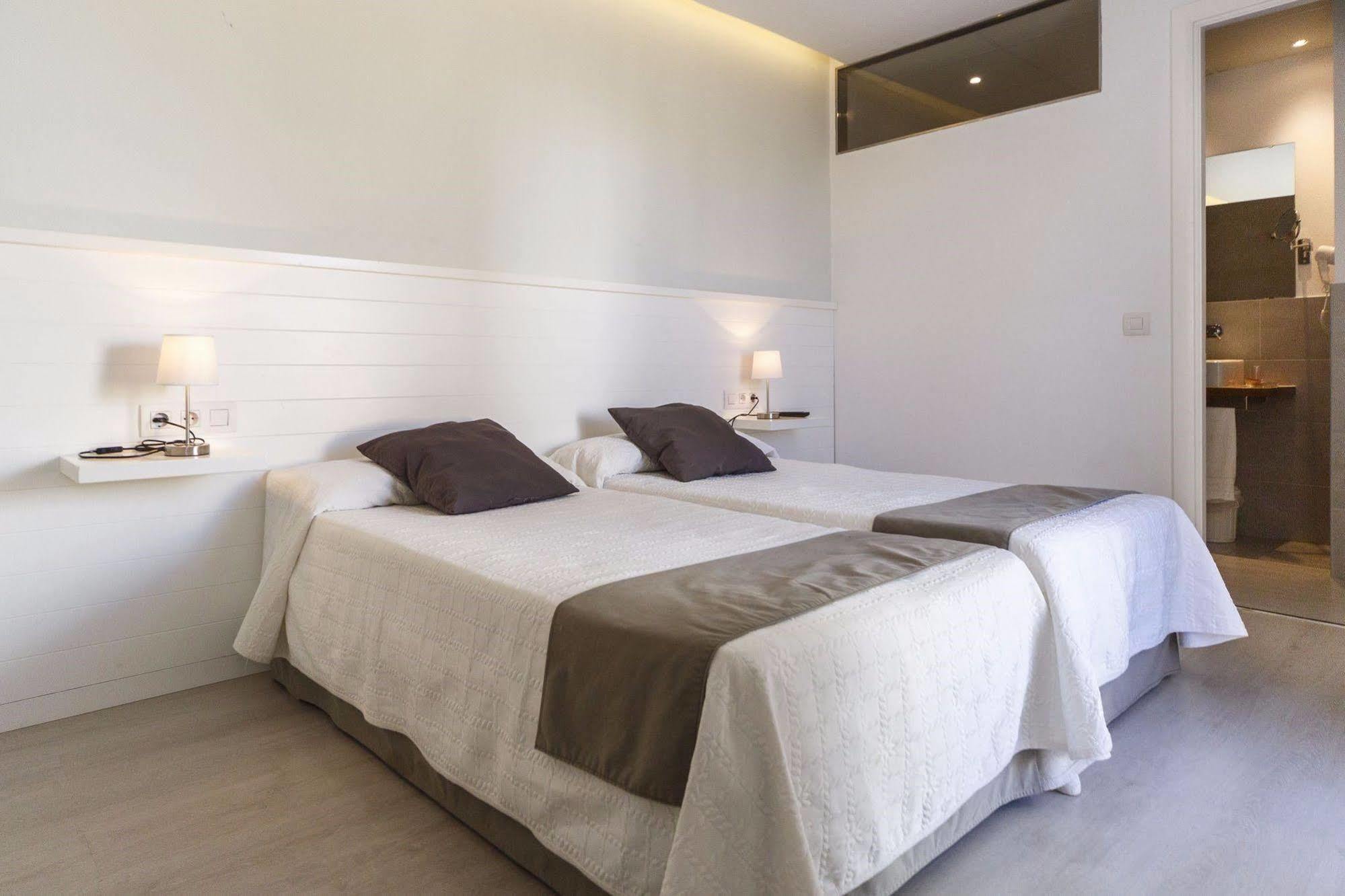 Hostal La Palma Fornells  Eksteriør bilde