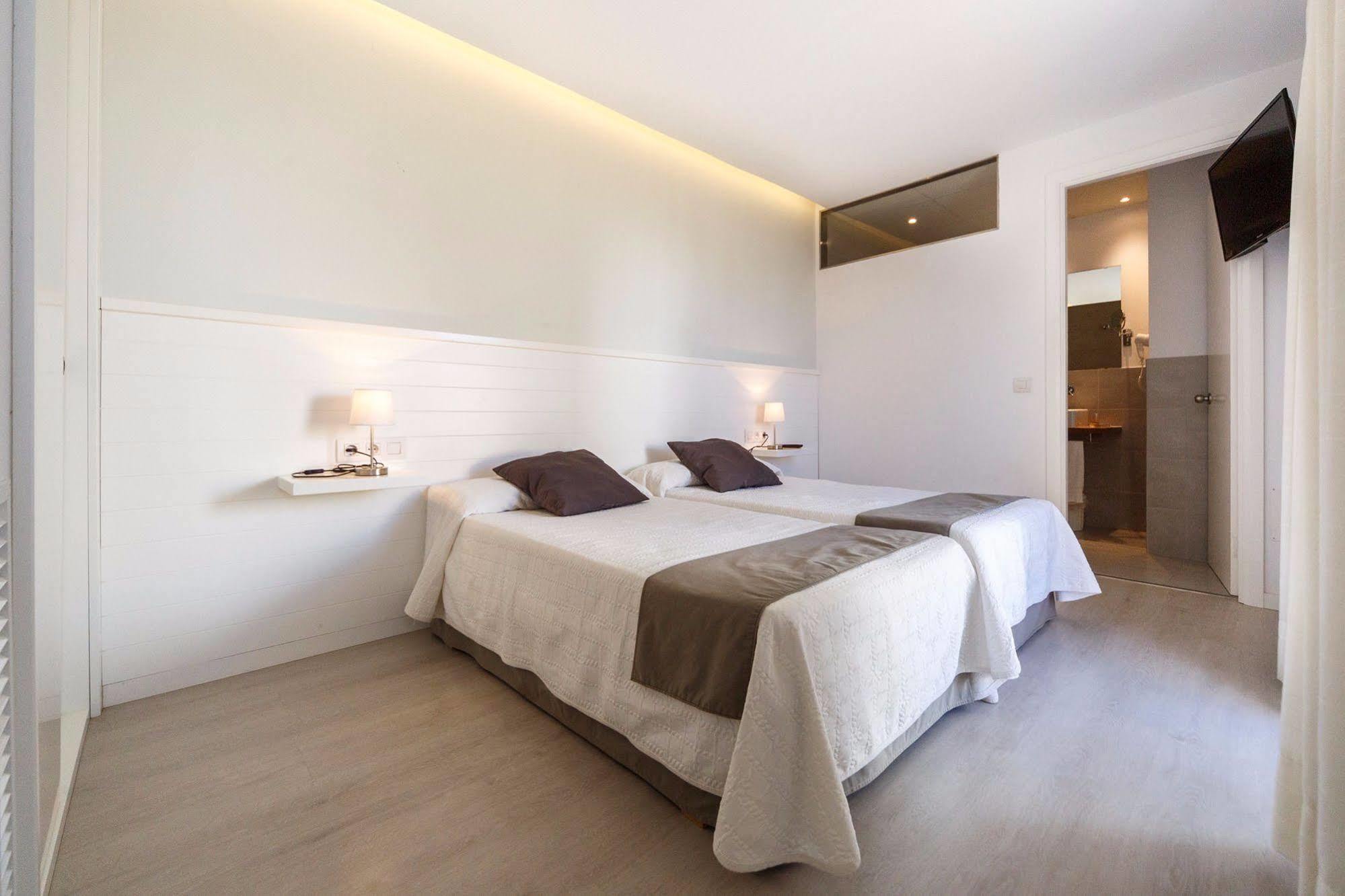 Hostal La Palma Fornells  Eksteriør bilde