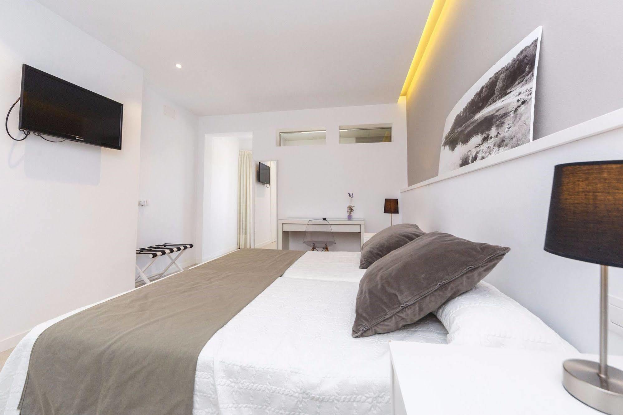 Hostal La Palma Fornells  Eksteriør bilde