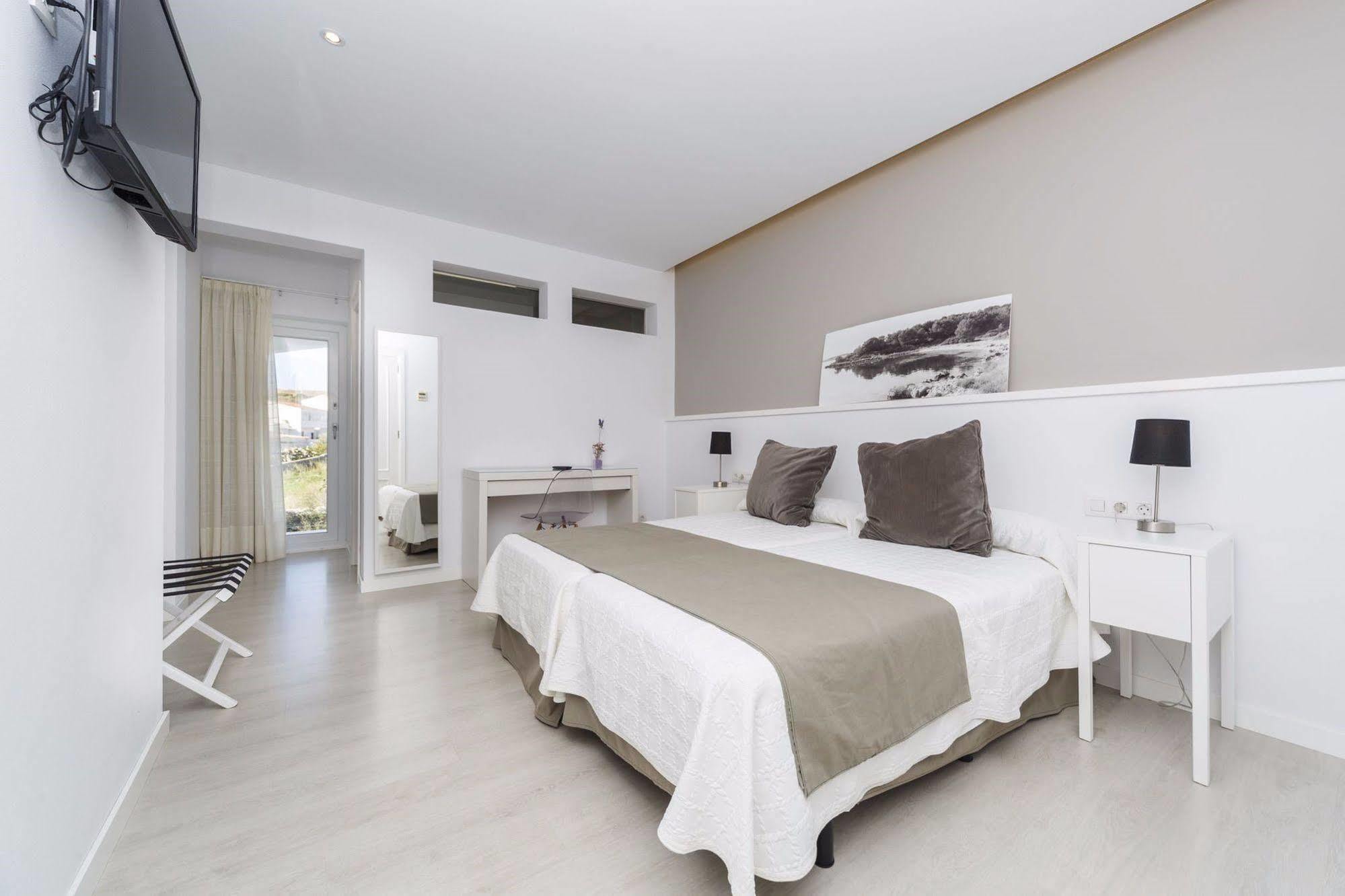 Hostal La Palma Fornells  Eksteriør bilde